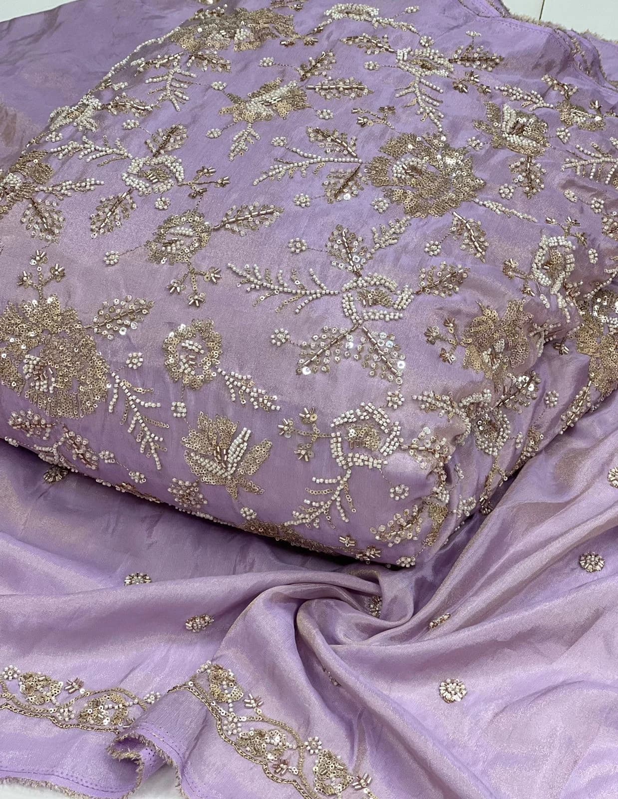 Tissue fabric with heavy work